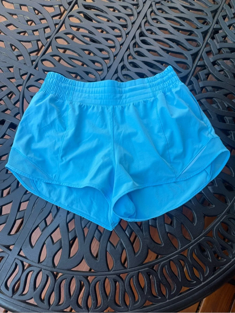 Lululemon Hotty Hot High Rise 2.5” shorts - Kayak Blue Light - Picture 1 of 3